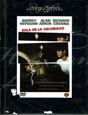 Sola en la oscuridad.