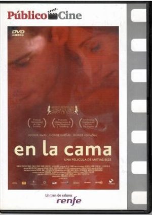 En la cama.