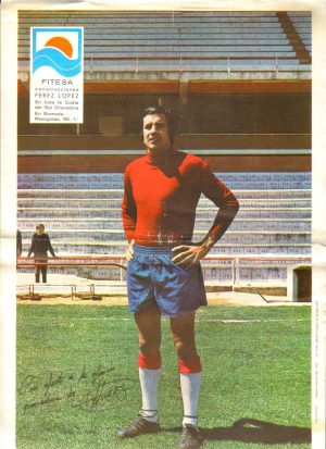 14 fotos de futbolistas del Granada del 1971-72 en primera división + 1 foto de equipo del Real Zaragoza.