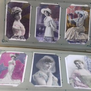 Álbum de tarjetas portales de principios del siglo XX.