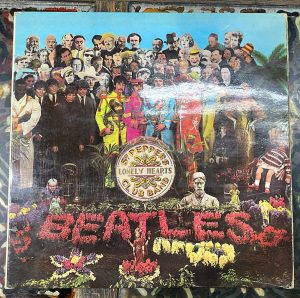 Beatles: Sgt. Peppers Lonely Hearts Club Band.
